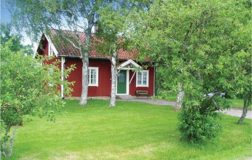 3 Bedroom Beautiful Home In Lundsbrunn