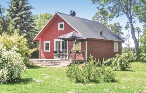 Beautiful Home In Gotlands Tofta With Kitchen