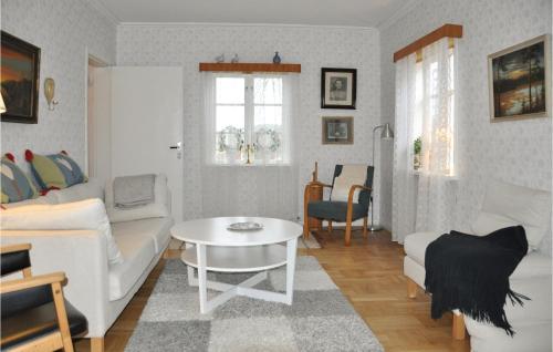 2 Bedroom Amazing Home In Charlottenberg